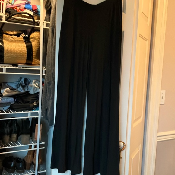 Black Wide Leg Jumpsuit with Relaxed Fit and Scoop Neckline - Picture 1 of 2